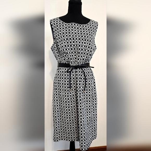 Talbots Dresses & Skirts - Talbots Petite Black White Geometric Print Dress Sleeveless Belted Size 14